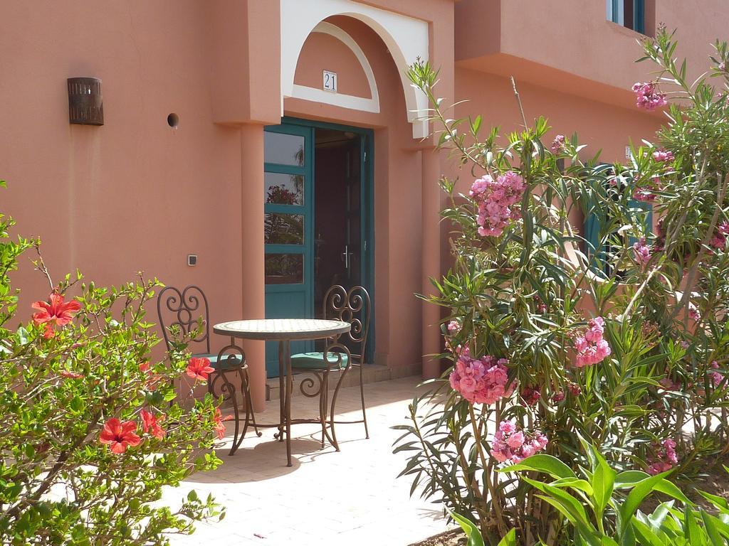 Les Tourmalines Bed & Breakfast Afeggou Dış mekan fotoğraf